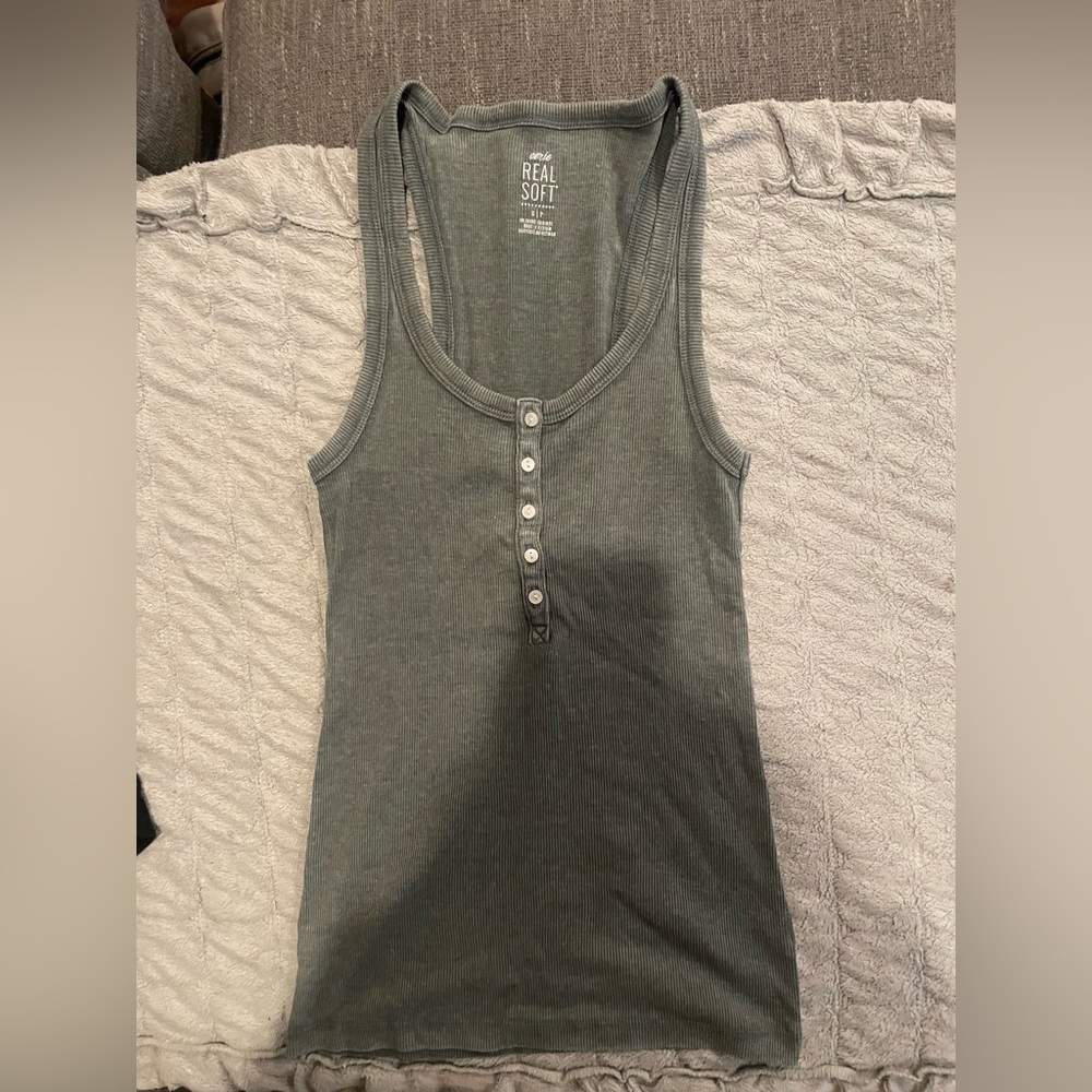 Green aerie tank with buttons - size small